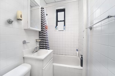 Acropolis Gardens unit 3A, Astoria, NY 11105 - photo 4