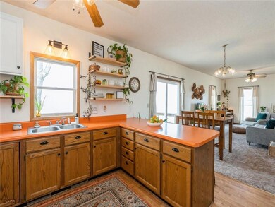 4167 N 19th Ave W, Newton, IA 50208 - photo 6