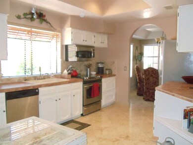 8867 KITCHEN