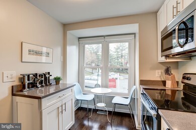 1654 Whisperhill Dr, Reston, VA 20194 - photo 3