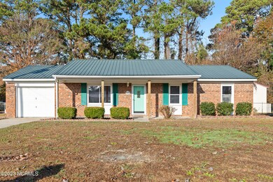 317 Tower Dr, Jacksonville, NC 28546 - photo 4