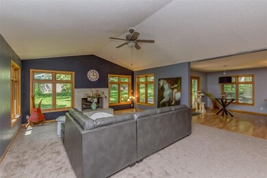 1712 Greenlefe Ct NW, Cedar Rapids, IA 52405 - photo 7