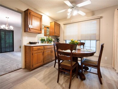 11101 Delmar Ct, Leawood, KS 66211 - photo 4