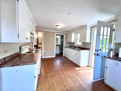 25 Golden Hill St unit 2, Naugatuck, CT 06770 - photo 3