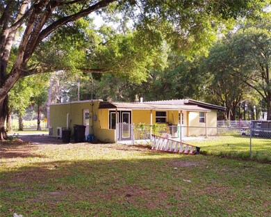 7235 Ash St, Zephyrhills, FL 33541 - photo 4