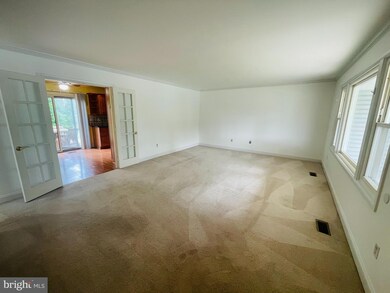 13312 Poplar Tree Rd, Fairfax, VA 22033 - photo 4