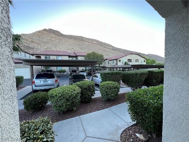 1st Floor Condo with Amazing Mountain Views