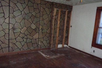 671 S Chestnut St, Clarksburg, WV 26301 - photo 5