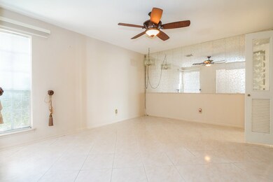 10519 Rambling Trail, Houston, TX 77089 - photo 5