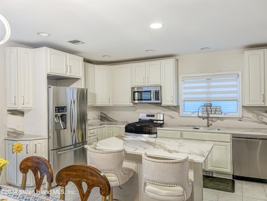 24 Sapphire Ct, Staten Island, NY 10307 - photo 7