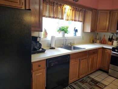 10 Crowns Way, Uxbridge, MA 01569 - photo 7