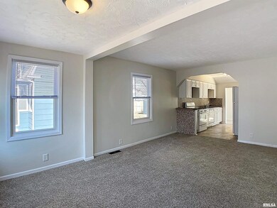 109 S Elmwood Ave, Davenport, IA 52802 - photo 5