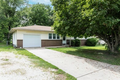 703 Evergreen Ave, Nixa, MO 65714 - photo 2