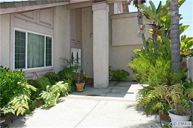 Large Private Courtyard Entry