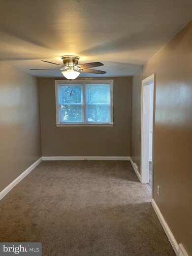 494 Westmont Dr, Darby, PA 19023 - photo 5