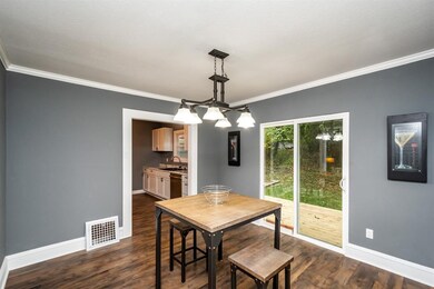 563 Forest Dr SE, Cedar Rapids, IA 52403 - photo 6