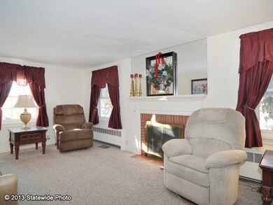 135 Beamis Ave, Cumberland, RI 02864 - photo 3