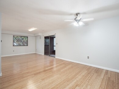 2 Greenbriar Dr unit 302, North Reading, MA 01864 - photo 5