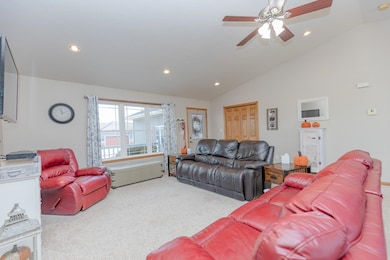 3007 Bonnie Ln, Milford, IA 51351 - photo 7