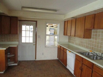 1665 30th Ave, Longview, WA 98632 - photo 4