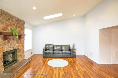 61 Shining Way Toms River NJ-large-004-0