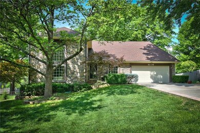 8208 Haskins St, Lenexa, KS 66215 - photo 2