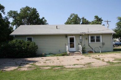 515 E 8th St, Hugoton, KS 67951 - photo 3