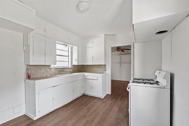 7123 Foster St, Houston, TX 77021 - photo 6