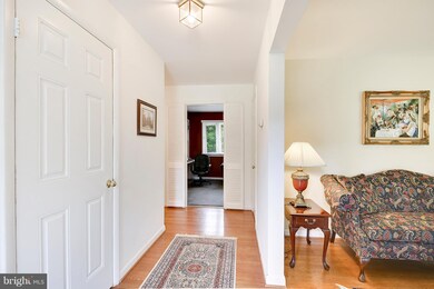 9115 Quintana Dr, Bethesda, MD 20817 - photo 2