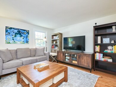 719 Hammond St, Chestnut Hill, MA 02467 - photo 4