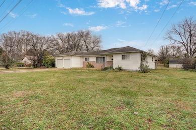 853 W Whiteside St, Springfield, MO 65807 - photo 2