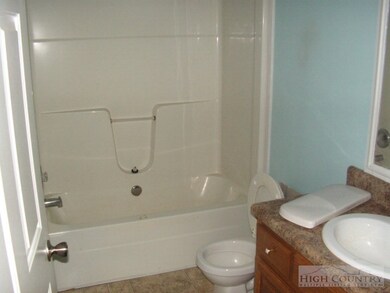 112 Chestnut Mountain Rd, Deep Gap, NC 28618 - photo 5