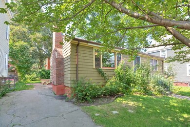 17 Thorpe St, Somerville, MA 02143 - photo 2