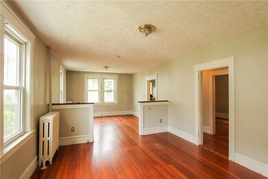 9 Earl Ave unit 1, Newport, RI 02840 - photo 6