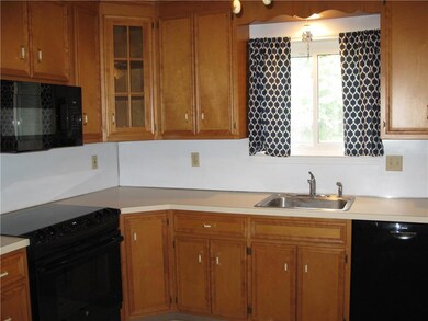 867 Cold Spring Rd unit 4, Allentown, PA 18103 - photo 5