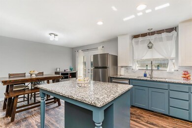 205 Case St, Weatherford, TX 76086 - photo 4