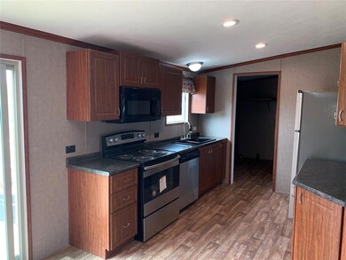 145 Grover Ct, Decatur, TX 76234 - photo 3