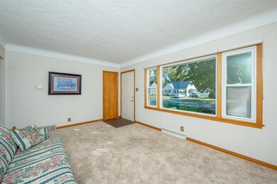 3938 56th St, Des Moines, IA 50310 - photo 2