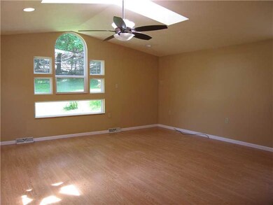 Family Room. Vaulted Ceiling, Skylights, Great Win