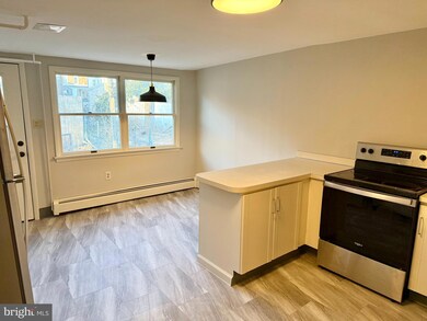 307 1/2 Walnut St, Pottstown, PA 19464 - photo 7