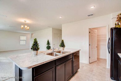Galen-small-005-005-Kitchen-666x445-72dp