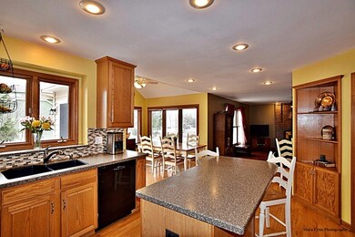 548 Bailey Dr, Batavia, IL 60510 - photo 4