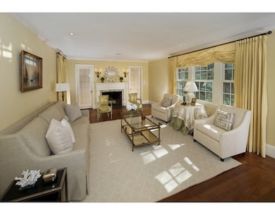 28 Glenoe Rd, Chestnut Hill, MA 02467 - photo 4