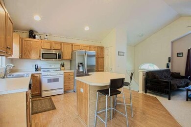 605 Hunt St, Lowell, MI 49331 - photo 7