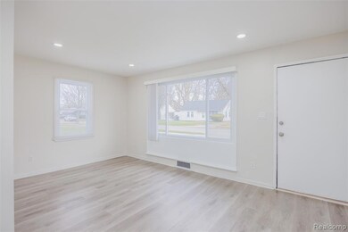 22121 Condon St, Oak Park, MI 48237 - photo 5