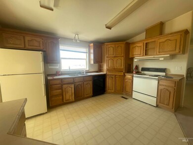 560 Pearl Rd, Caldwell, ID 83607 - photo 4