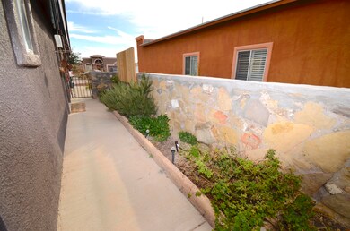 14309 Desert Cactus Dr, Horizon City, TX 79928 - photo 7