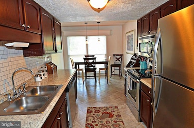 8263 Vernon St, Manassas, VA 20109 - photo 5