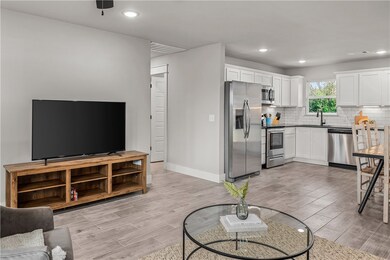 214 NW L St, Bentonville, AR 72712 - photo 6