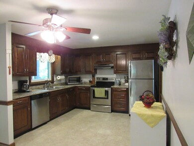 10 Mary Dr, Mendon, MA 01756 - photo 6